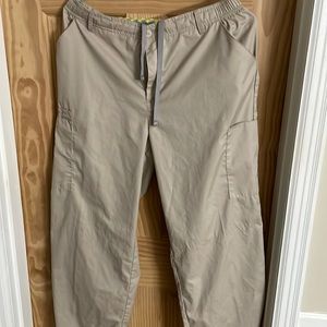 XLP 6 pocket tab scrubs like new